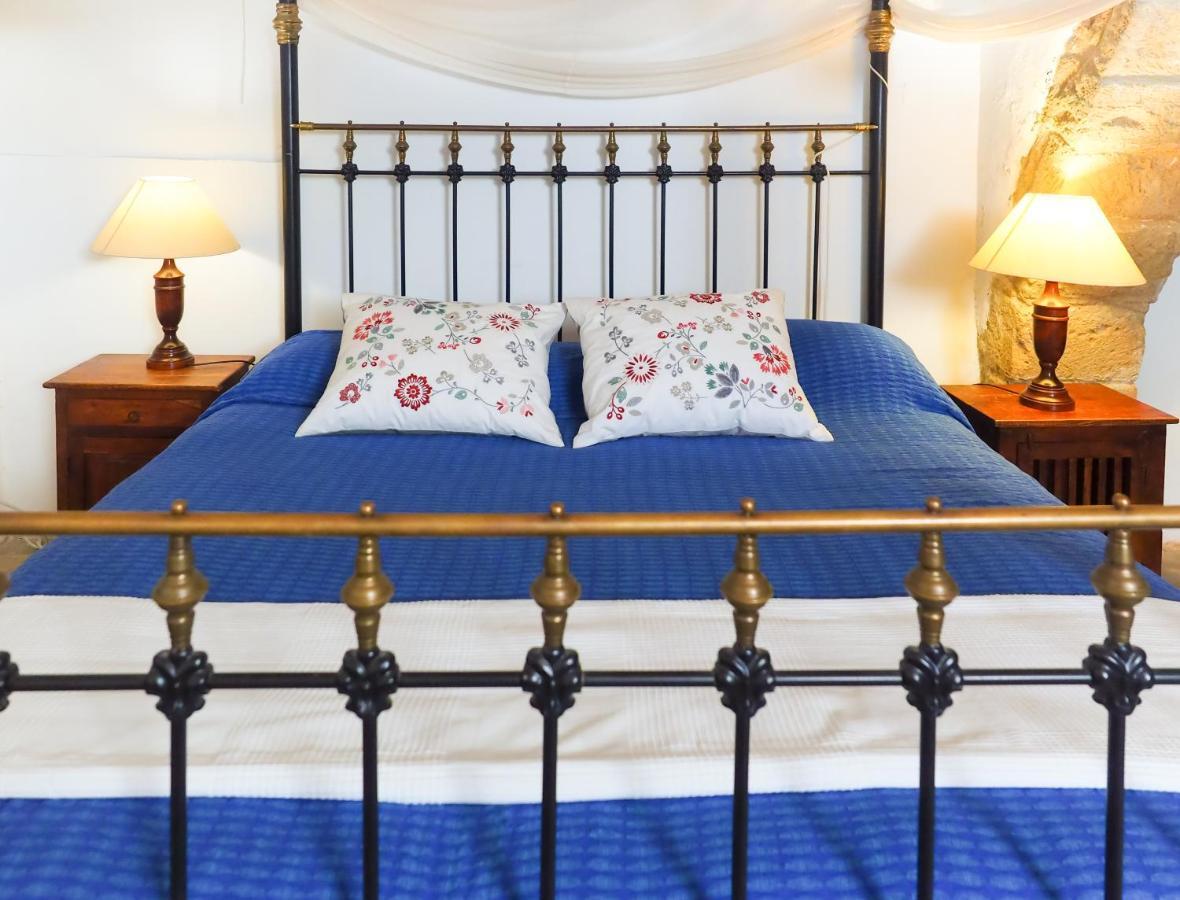 Zoes Traditional Apartments, Bed & Breakfast Lárnaka Eksteriør bilde